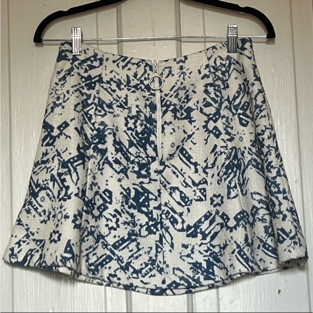 Sam & Lavi Abstract Print Skirt 😍 - Picture 2 of 3